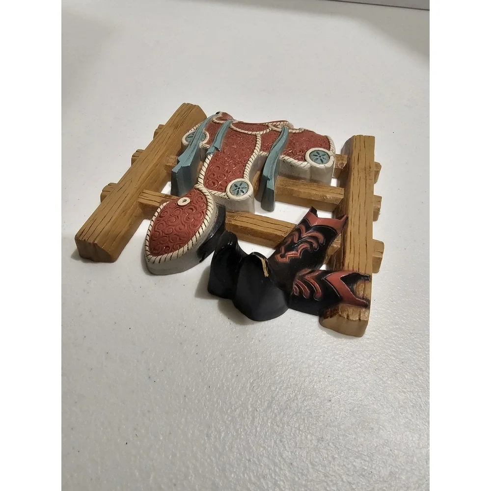 Home Interiors Western Saddle & Boots Wall Hook Hanging Decor 6